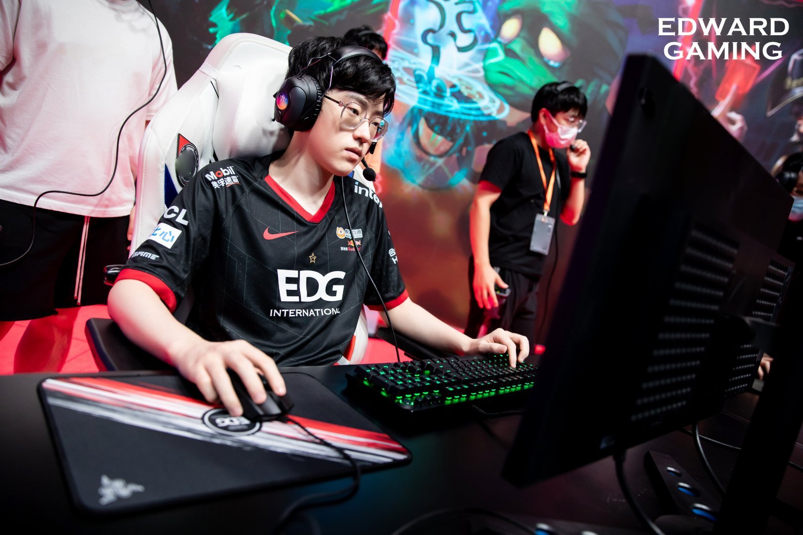 J9- 库里纪录片被低估完整版资源在线观看 