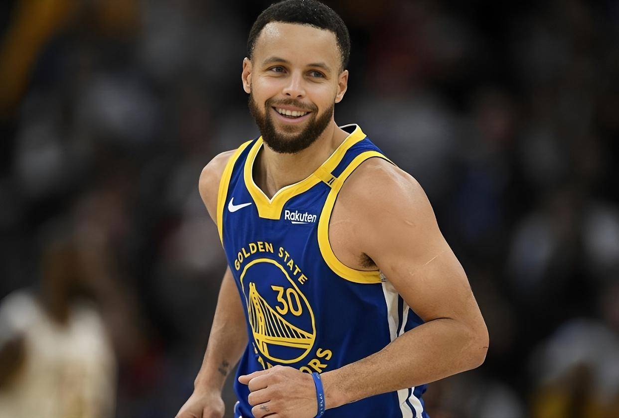 九游会-库里连续十场比赛得分超过惊险取胜，拜仁挑战极限！的简单介绍